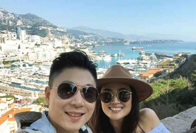 李小鹏的老婆 李小鹏回应妻子安琪不说中文：她中文很差在学习