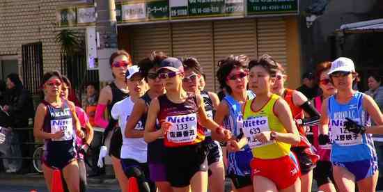 田瑞生 新人首秀2:22夺冠大阪女马 中日马拉松实力对比
