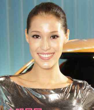 香月明美 香月明美丁春诚公开恋情香 月明美丁春诚亲密照分享