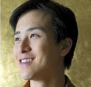 凤凰卫视节目主持人 凤凰卫视主持人姜声扬个人资料照片 姜声扬主持过的节目