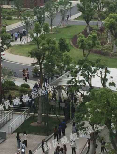上海女大学生 上海建桥学院女大学生晒被时从10楼意外坠亡（现场图）