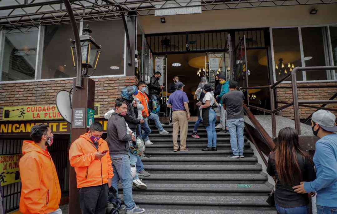 顶峰国际 病例数一路狂飙，这个地方发生了什么？