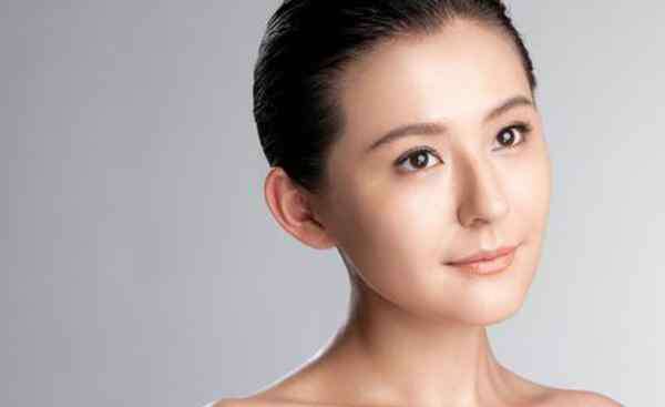 新疆美女古力娜扎 新疆十大美女明星：迪丽热巴 佟丽娅 古力娜扎上榜！