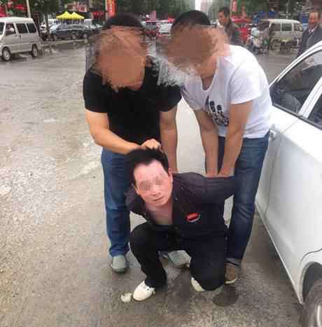 男子不顾求饶杀母 男子不顾求饶杀母是什么原因 视频还原事发现场（图）