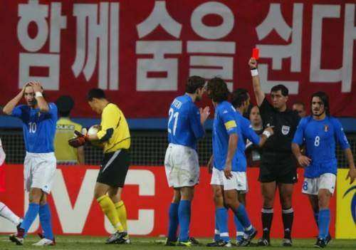 02年世界杯韩国黑哨 韩国再进18年世界杯，回顾2002年韩国世界杯足球史上著名黑哨事件