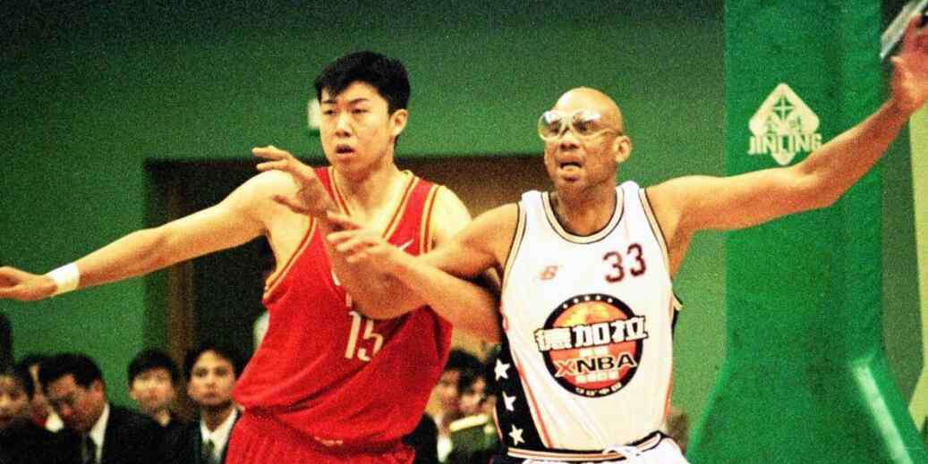 篮球人物 中国篮球界进入NBA的第一人——王治郅 曾入选中国篮坛50大杰出人物