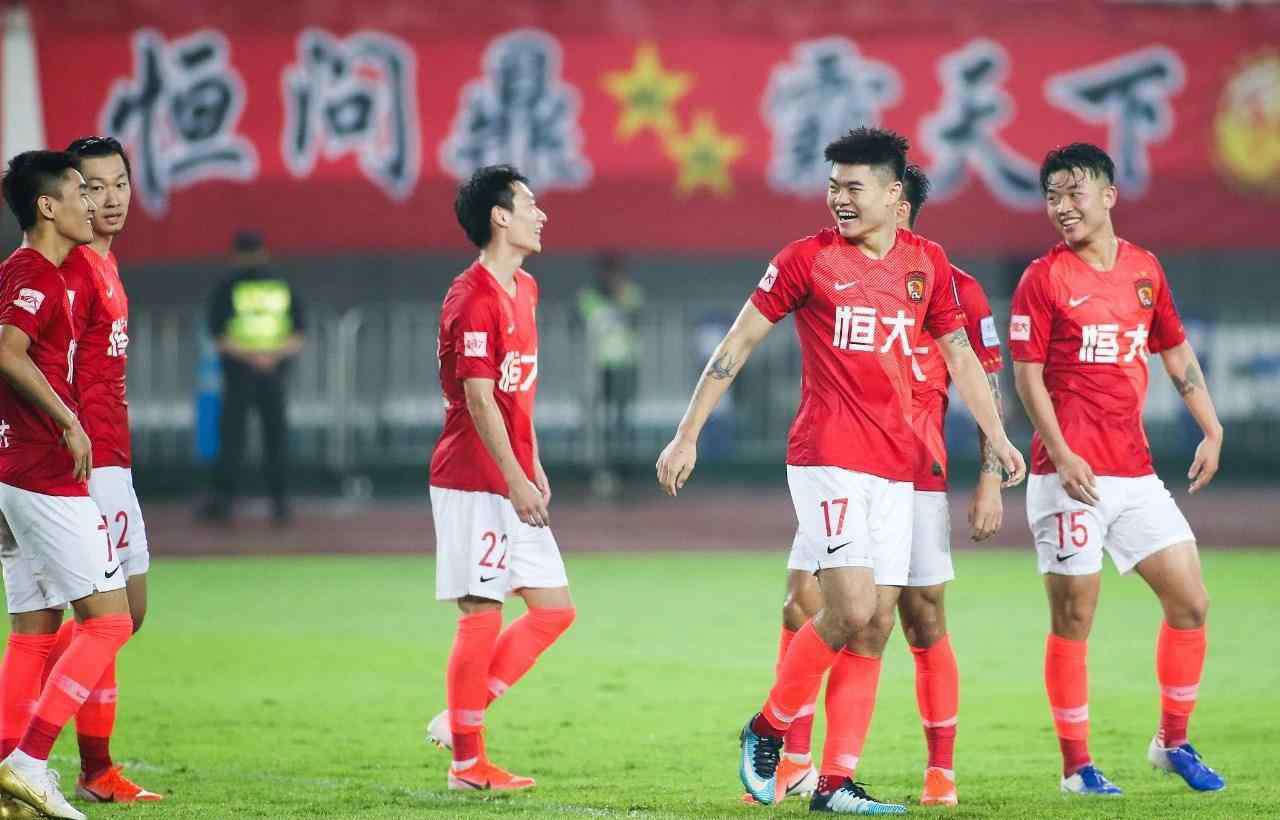 国安炮轰李运秋 轮番炮轰广州恒大！沪媒怒批：除了冠军啥都没，对国足毫无帮助