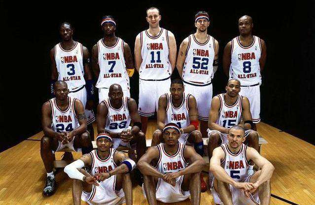 2003年nba全明星赛 2003年NBA全明星，麦迪艾弗森都愿意为乔丹让出首发，为什么乔丹偏偏接受卡特？