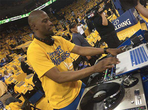 nba现场 NBA现场DJ都怎么调动观众情绪？