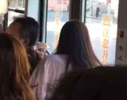 光头男 大连公交车光头男被人肉：猥亵女孩遭围殴 警方正调查