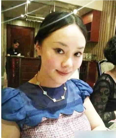 重庆永川女主持人陈霞生前照片2
