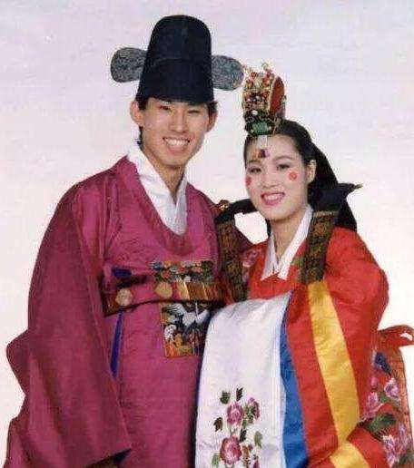 韩国乒乓球运动员 前乒乓球员焦志敏现状：儿子已娶美妻结婚，和韩国老公很滋润