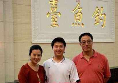 张泉灵老公李铁简历 张泉灵老公李铁个人资料照片