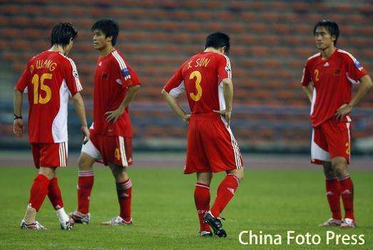 世界杯中国乌兹别克 2002年世界杯之后，中国男足的十大耻辱性比赛，扶不起的阿斗