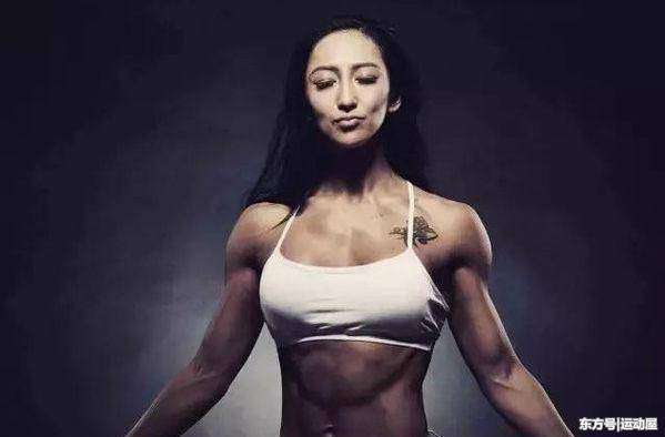 中国女子健美 她是中国最强壮的女人：国内首位世界健美冠军，拥有男人般的肌肉