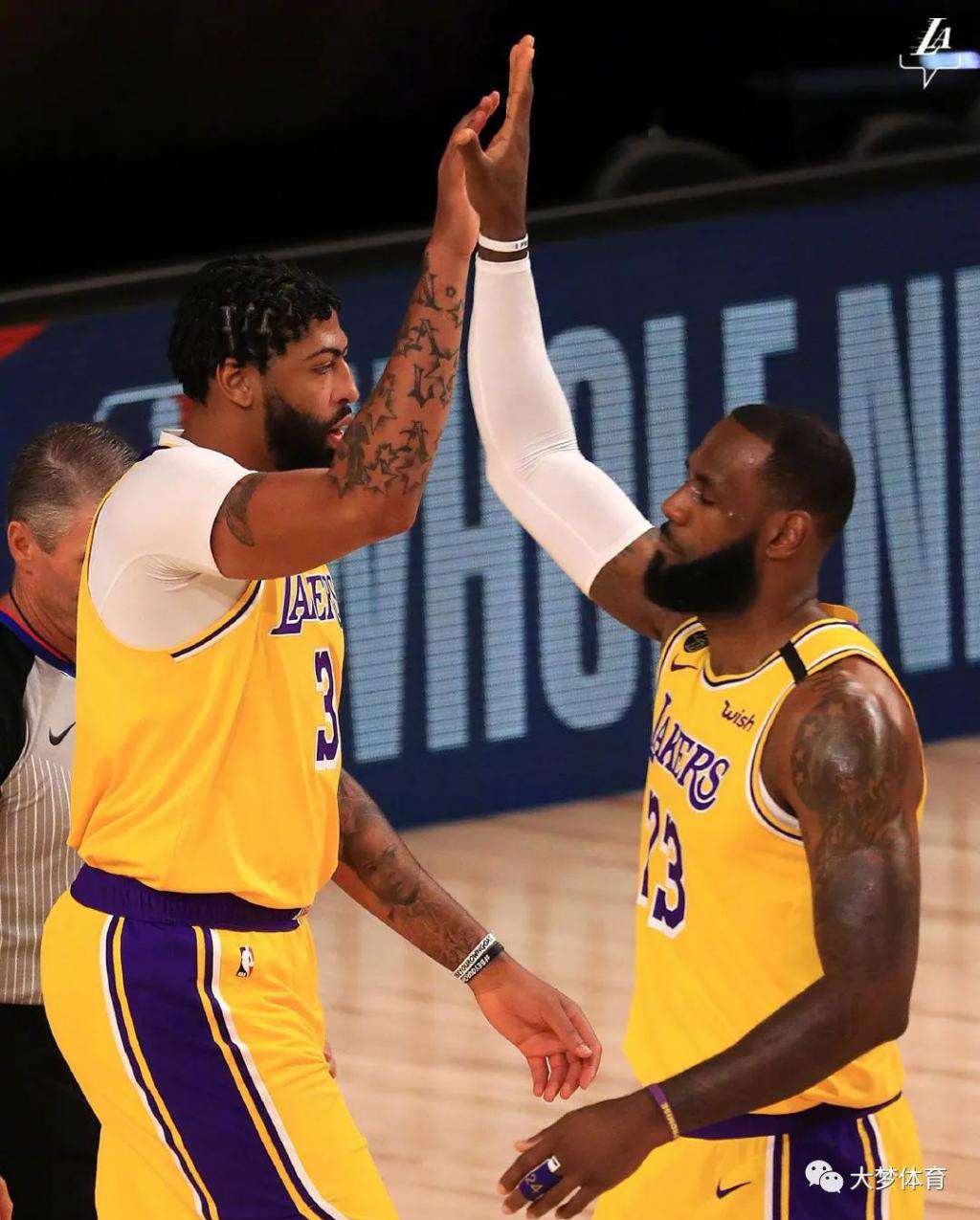 于大梦 詹姆斯可以不要 MVP，也让戴维斯当老大，但关键时刻依旧第一人！
