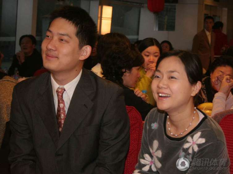 张庆鹏结婚 细数围棋夫妻：檀啸贾罡璐新婚 小林光一娶师姐