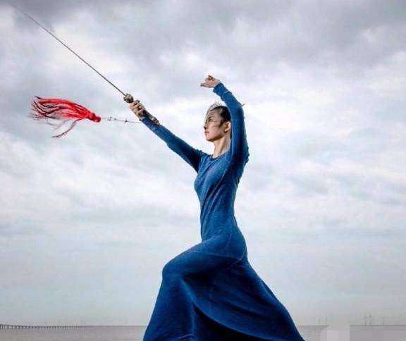 叶泳湘 嫁英国帅小伙，一起来看看这位力量型美女叶泳湘吧！
