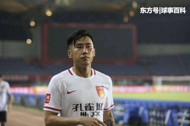 中超转会 唏嘘！27岁前国脚落选中超大名单 当年转会费高达5000万