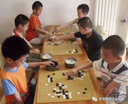 围棋学习 学围棋的孩子，成绩一般不会差！