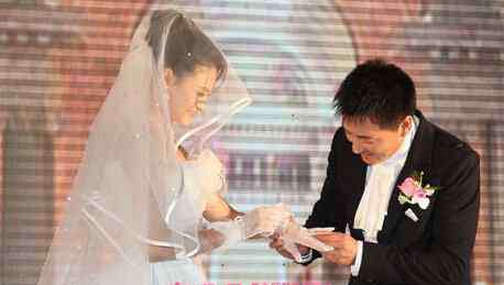 刘小锋朱墨 刘小锋朱墨合照 刘小锋老婆朱墨资料简历
