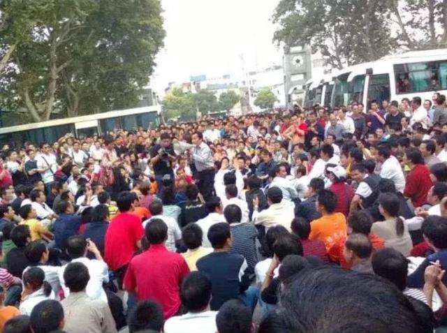 武汉卓尔足球队 武汉卓尔队球场