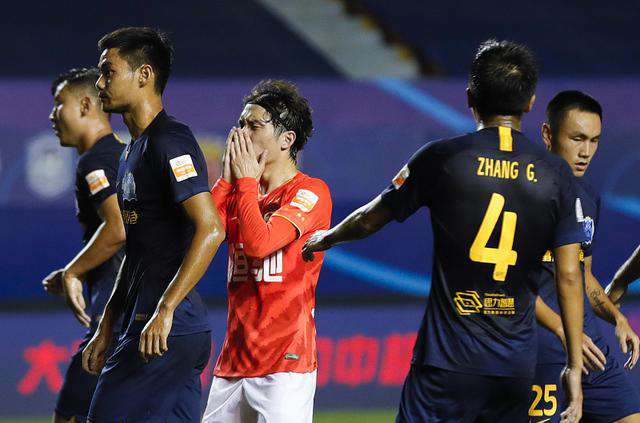张修维 恒大对阵深足阵容浮出水面，艾克森、张修维成替补，22岁新星首发