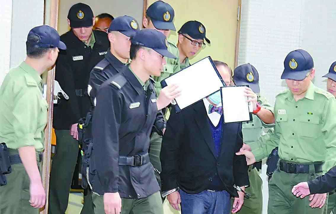 曾荫权家族 “行为失当”被判20个月，港人唏嘘目送曾荫权收监