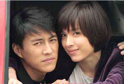 演员靳东的前妻是谁 演员靳东妻子到底是谁 靳东老婆是李佳吗