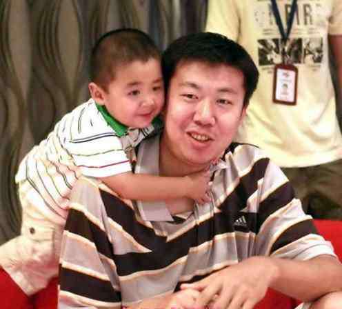 王治郅儿子 王治郅儿子资料 王治郅儿子萌照分享