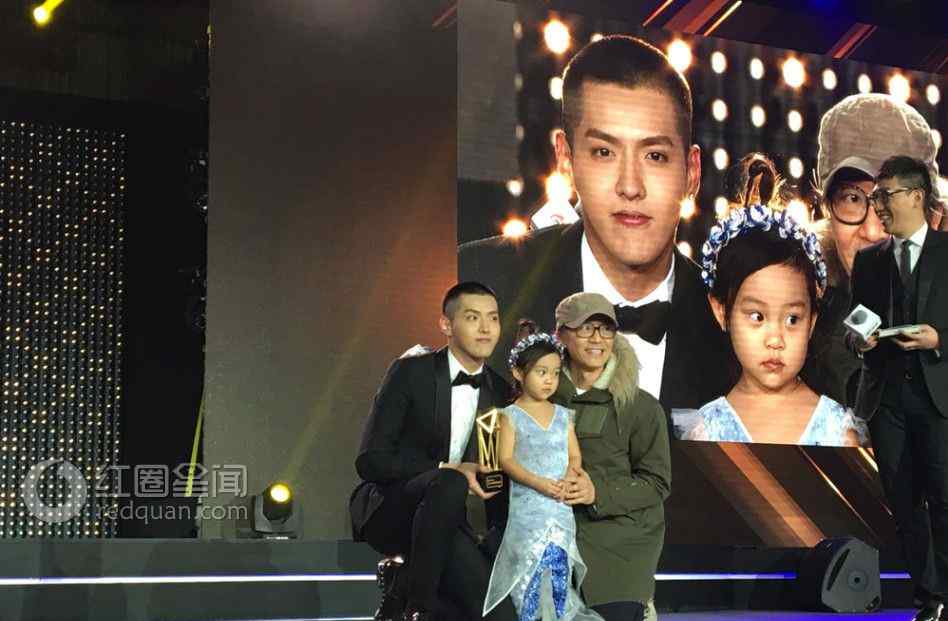 吴亦凡光头 吴亦凡为什么剃光头 星爷是如何评价甜馨
