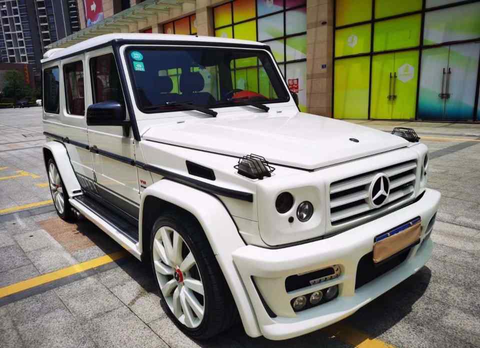 奔驰g55报价 2011年奔驰G55售价28.8万，经典盒子造型，粗犷中增添了几分精致