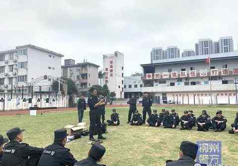柳州特警 柳州特警全面开展全警实战大练兵，所有训练突出实战对抗！
