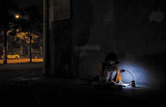 挑灯夜读 挑灯夜读文章配图