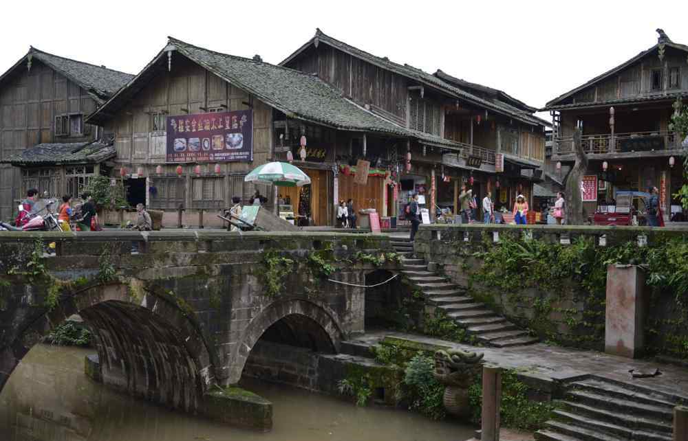 上里古镇门票 四川一“水墨画”古镇走红，已有2000年历史，4A景区却不收门票
