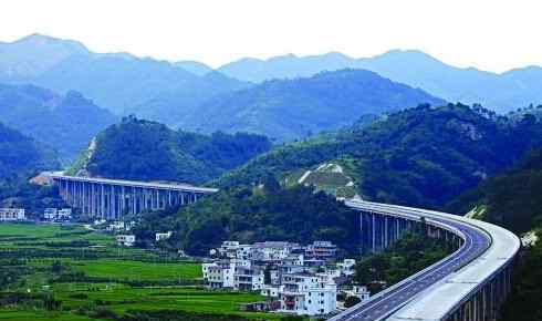 广乐高速 广乐高速公路全线通车 年底还将建成7条高速公路