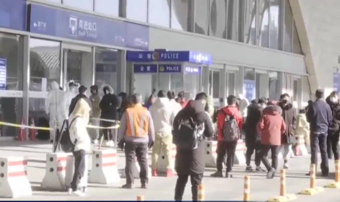 石家庄火车站暂停进站乘车 站内外画面曝光