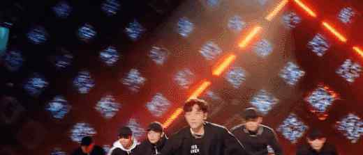 小虎队重聚 苏有朋含泪邀约小虎队重聚：转眼，已过30年