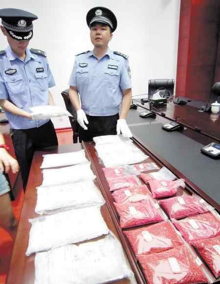 毒贩夫妇 长沙男子贩毒拉父亲入伙 夫妻相互发展为下线