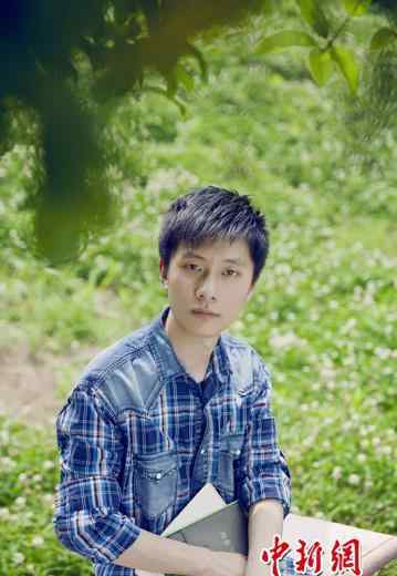 湖南作家网 湖南19岁“美少年作家”成中国作协最年轻会员