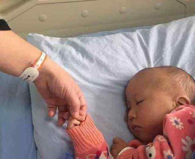捐肝救子 母亲捐肝救子 父亲输光救命钱失踪
