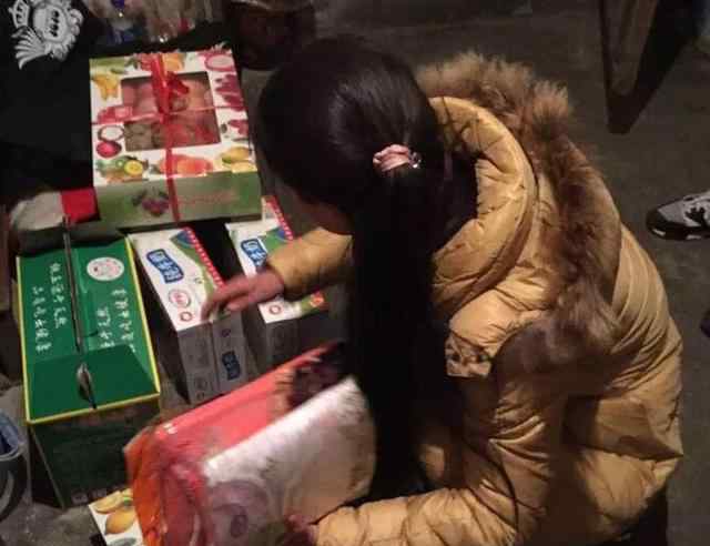 爸爸姐姐妈妈我乱 妈妈爸爸相继出走 14岁少女拉扯妹妹长大