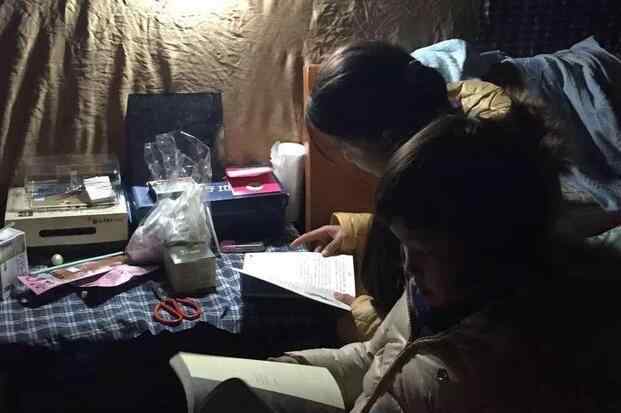 爸爸姐姐妈妈我乱 妈妈爸爸相继出走 14岁少女拉扯妹妹长大文章配图