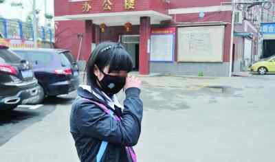 两女生殴打16岁舍友 16岁女生遭15名女同学围殴3小时 被打致肾挫伤