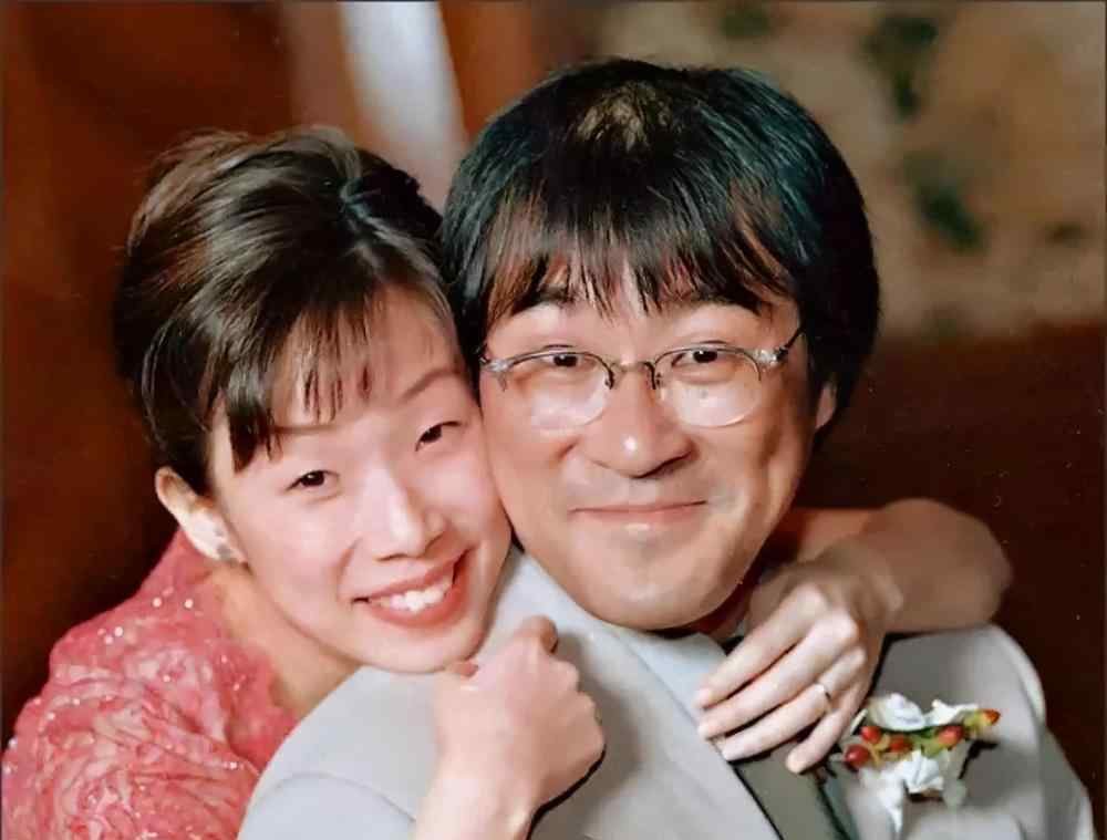 林忆莲李宗盛女儿 她是李宗盛发妻，前夫为林忆莲抛妻弃女，两个孝顺女儿为她争气