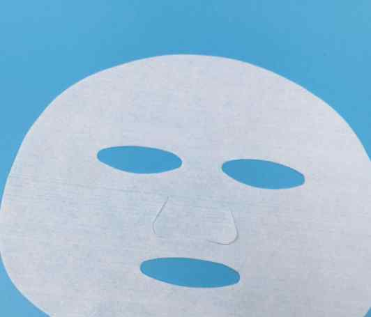 面膜怎么撕下来的方向 刚撕下来的面膜，别再扔了，你就知道它有这么多妙用