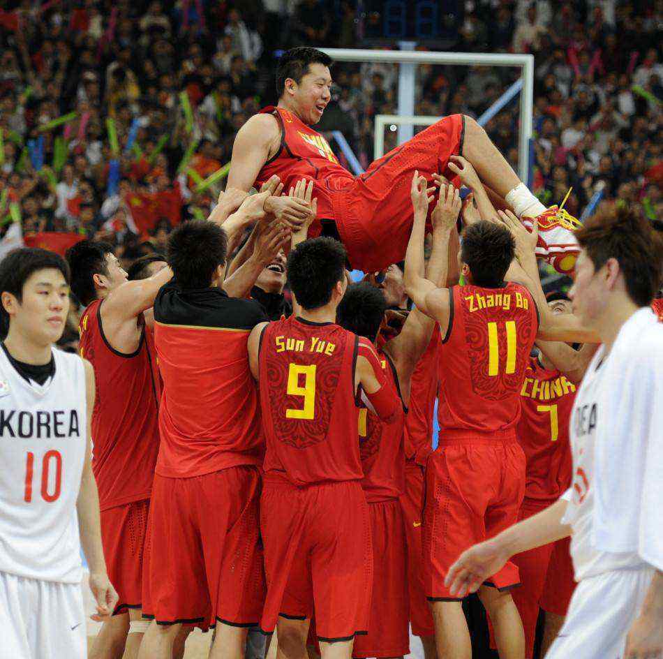 王治郅nba数据 NBA生涯5次交手，王治郅场均6分2板，那姚明呢？差距一目了然