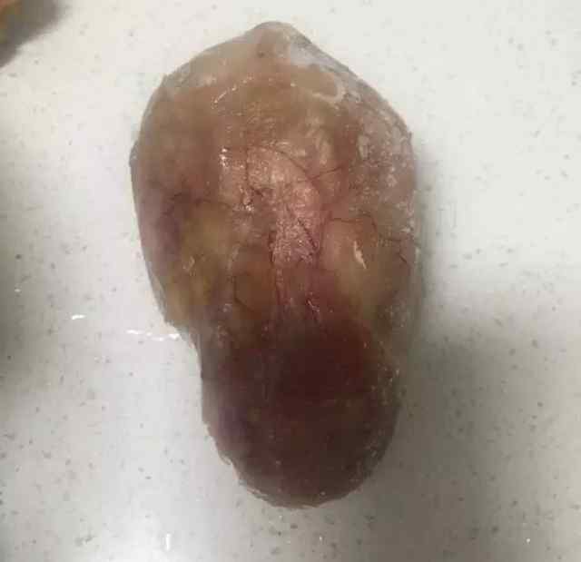 鸡宝多少钱一克 温州女子杀鸡捡到宝 风干后重146克据称价值500万