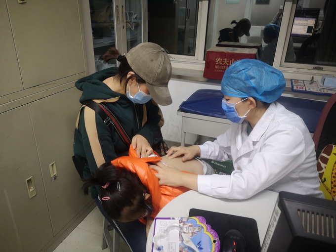 女儿越来越臭 浙江一对父母急了！医生一看竟发现异常
