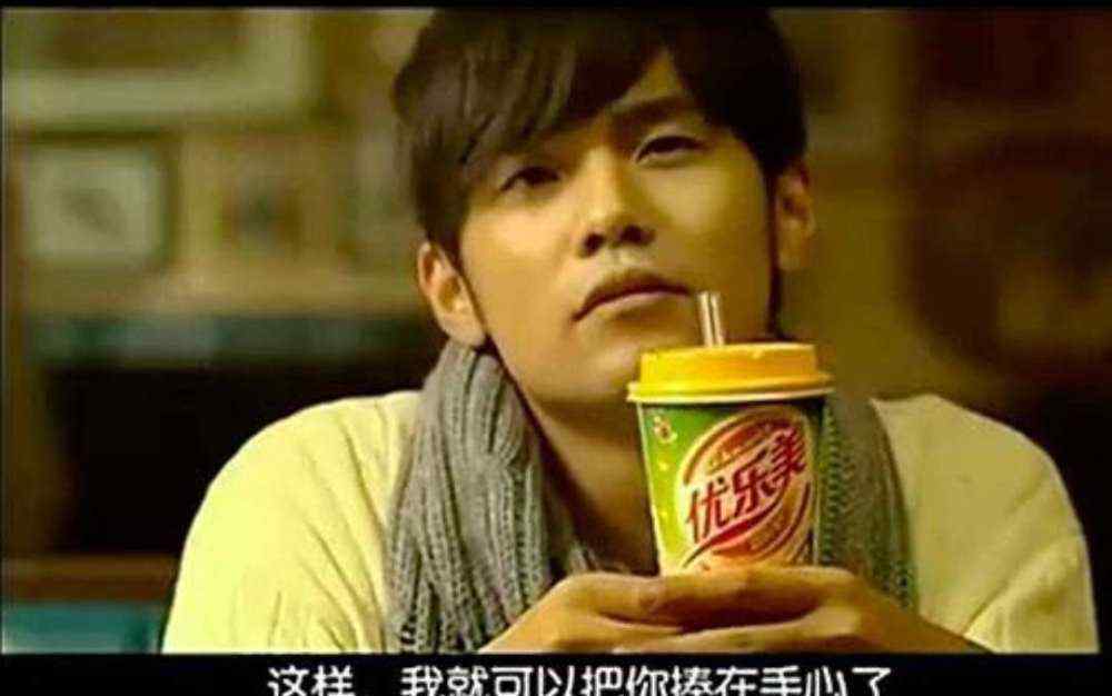 周杰伦广告 16年前中国移动广告上的周杰伦，回不去的青春